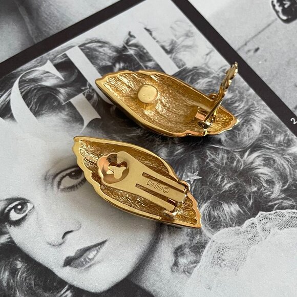 Vintage CHRISTIAN DIOR 80s Gold Tone Shell Leaf Signed Designer Clip-On Earrings - Picture 6 of 7